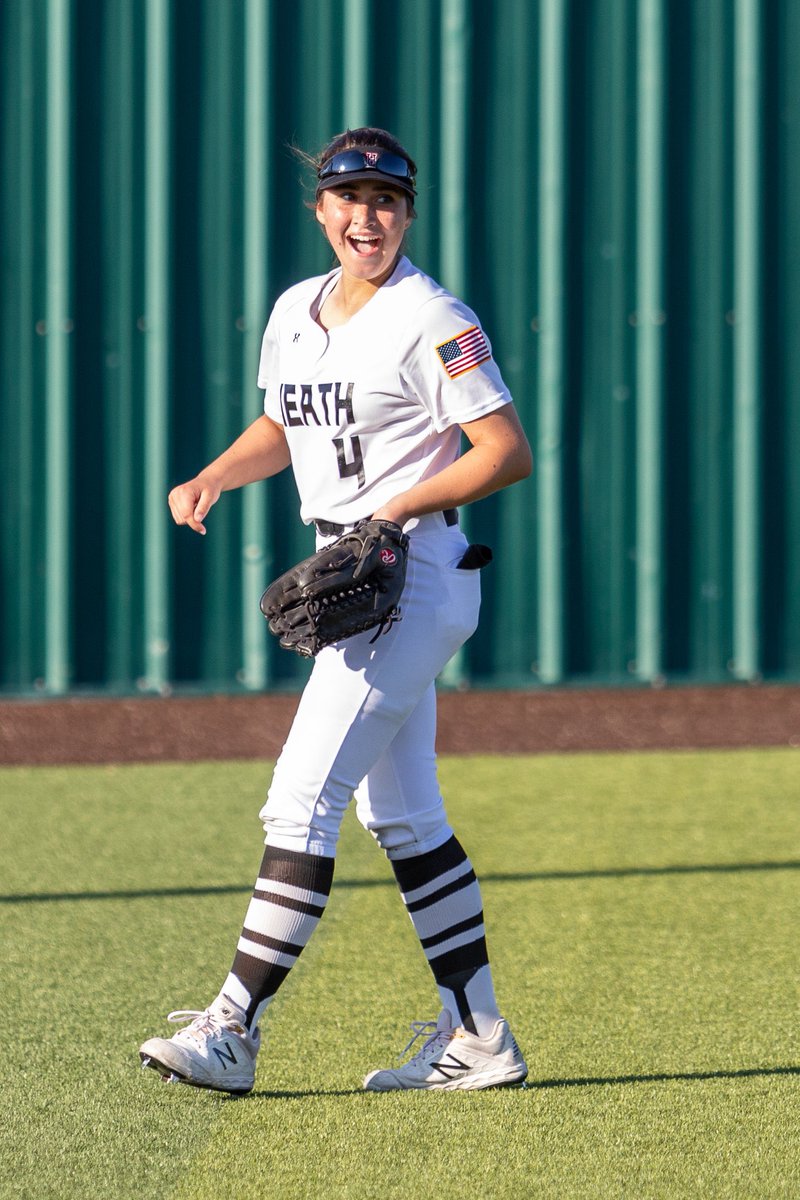RISDAthletics's tweet photo. Alexa, can you play “The girls are back in town?”🎶
#WTD #JFND | @RHSJacketSB @heathsoftball https://t.co/CAQNGDhuwU