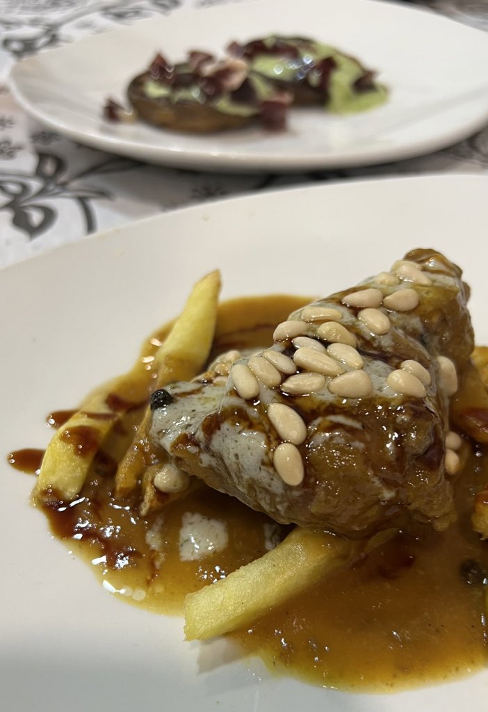 InfoViajera's tweet photo. Estoy en Andalucía 🇪🇸 y de repente me quiero casar con el cocinero, con el mozo y con el dueño del restaurante 🍴😋 https://t.co/IS2rnUFbnu