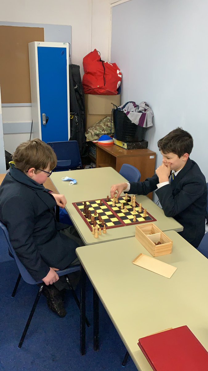 Sharp_Bredon's tweet photo. A tense game of chess between two Sharponians. Friday afternoons are going to be good fun this term. Perhaps Sharp will take the house chess trophy this term!? #uptheonions #BeBredonBeYou #Chess https://t.co/qzULo56sHx