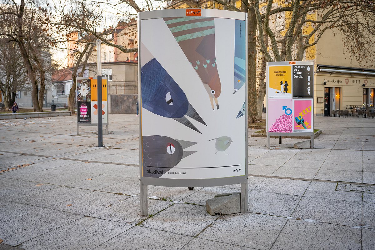 My “Little Robin” poster became a finalist of the <a href="/TamTamSLO/">TAM-TAM</a> Poster competition ❤️😭⭐️ You can also find my second poster on the back stand, the dark one with a beige star in the middle!

It will be shown on the streets of Slovenia ‘til the end of March! 
✨✨✨