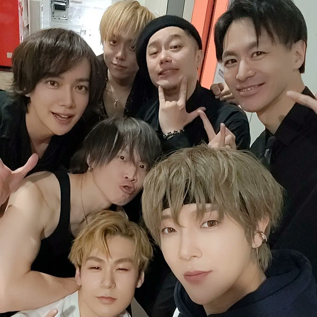 koichi_t72's tweet photo. 「YOONHAK Zepp Tour 2022 The Beginning...」ツアーファイル@ Zepp DiverCityでした！

名古屋・大阪・東京計6公演

楽屋も本番も男子校みたいなノリでめちゃ笑いまくって最高でした😁🤟🎸

#ユナク
#crushonpink https://t.co/Aw27T2BwnZ