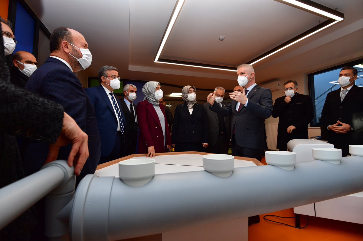 gantepvaliligi's tweet photo. #Gaziantep’te ağırladığımız TBMM İnsan Haklarını İnceleme Komisyonu Çocuk Hakları Alt Komisyonu Başkanı, Kocaeli Milletvekili Radiye Sezer Katırcıoğlu ve beraberindeki komisyon üyeleri, Vali Davut Gül ile Gaziantep Keşif Kampüsünde (Çocuk Üniversitesi) incelemelerde bulundular. https://t.co/wPY9fbQ7zk