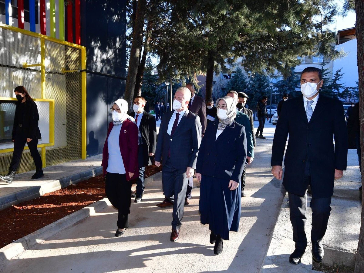 gantepvaliligi's tweet photo. #Gaziantep’te ağırladığımız TBMM İnsan Haklarını İnceleme Komisyonu Çocuk Hakları Alt Komisyonu Başkanı, Kocaeli Milletvekili Radiye Sezer Katırcıoğlu ve beraberindeki komisyon üyeleri, Vali Davut Gül ile Gaziantep Keşif Kampüsünde (Çocuk Üniversitesi) incelemelerde bulundular. https://t.co/wPY9fbQ7zk