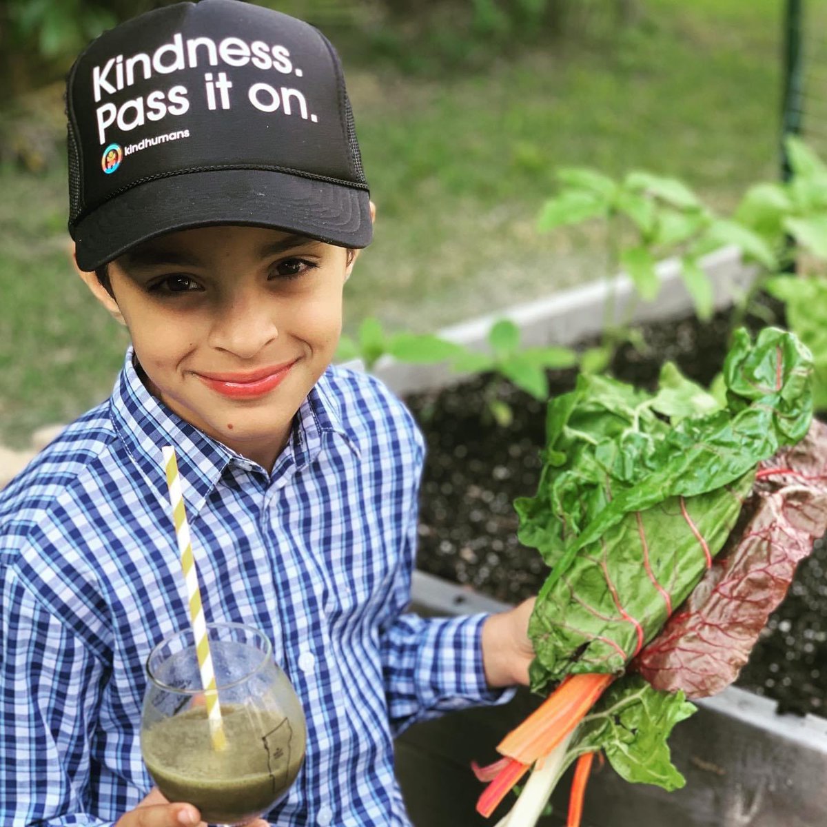 VikC's tweet photo. My son shows me more than anyone else. Time to scale this. Time to walk directly into schools and get dirty. There is only one way I know how to fight this battle for our minds. #OneFlowerProject - 👁 https://t.co/5rQm5mXve8