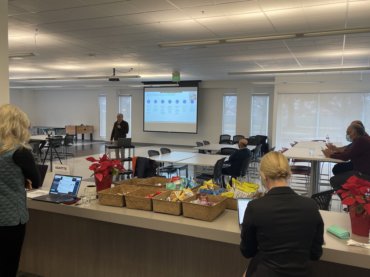 CloudNotEnough's tweet photo. Awesome all-hands, first of the year. Feels great to tee it off by saying we "had the highest quarter in the history of the company" for past 7/8 quarters! I don't mind sounding like a broken record. However, still feels surreal with 99% of the team being over zoom. https://t.co/dfcB2W5Wve