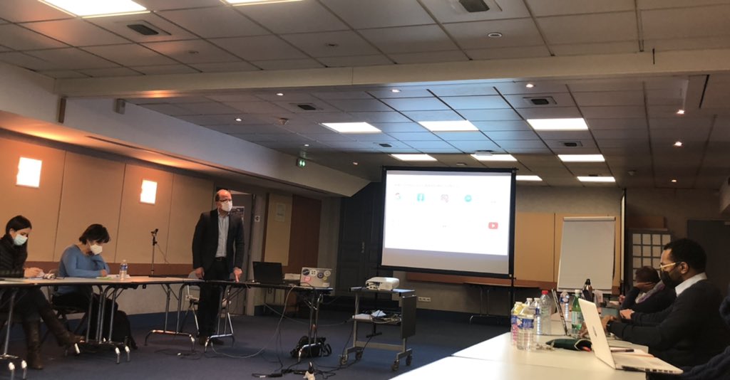 Atelier réalisé ce jour à la <a href="/CCI_75/">CCI Paris</a> sur l’e-commerce par collaborateur de @NatixisPayments .Comment développer son chiffre d’affaires à distance ??? 💻 <a href="/BanquePopulaire/">Banque Populaire</a> <a href="/BP_RivesParis/">BP Rives de Paris</a> présente pour vous proposer des solutions 👍<a href="/CCI_Paris_IdF/">CCI Paris IdF</a>