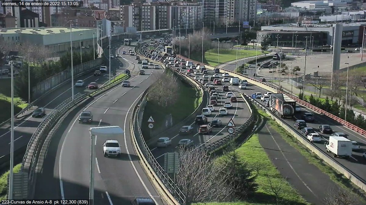 🚨🚗 #Istripua #A8 km 123 #Barakaldo-n Kantabriako norantzan. 🟠 Errei bat itxita…