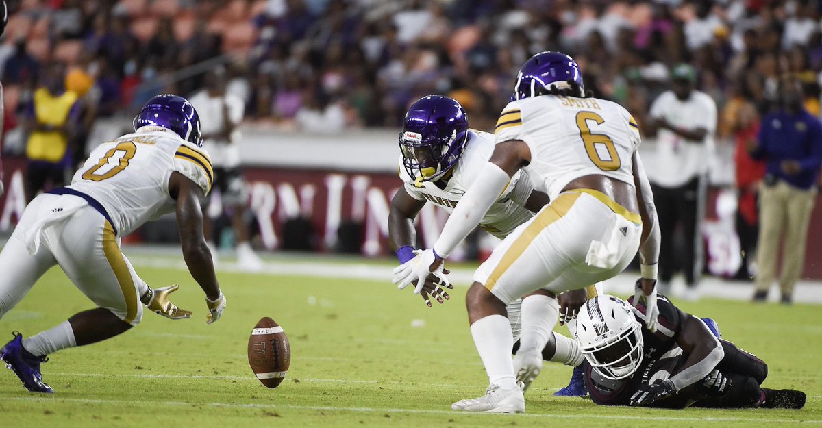 Extremely blessed to receive an offer from @CoachMFredRB to continue my academic and athletic career at Prairie View A&amp;M University #PurpleReign <a href="/crossover2020/">Coach L. Cryer</a> <a href="/CoachReagins/">Coach Reagins</a> <a href="/RoyalFootball4/">RoyalFalconsFootball🏈</a>