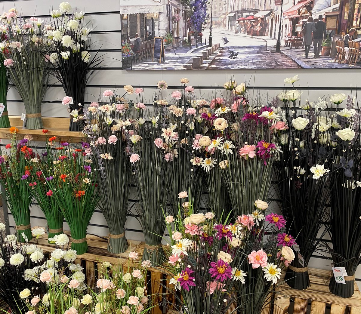 Bring a touch of spring to your home a couple of months early with our range of beautiful artificial flowers! 🌻🌼

Shop them instore...

#homeideas #homedecor #homeinspo #decorideas #fauxflowers