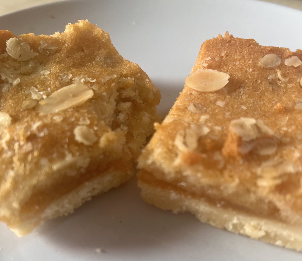 BodyConsulting's tweet photo. Tried out a new sandwich bar for lunch, Alexander’s Kitchen in #Shifnal. The Falafel Wrap, was SO tasty 😋 and so was this gorgeous apricot &amp; almond slice 😋

#Veganuary #VeganCommunity #BodyImageCoach #ShopLocal @visitshifnal https://t.co/bCN92KOvmq