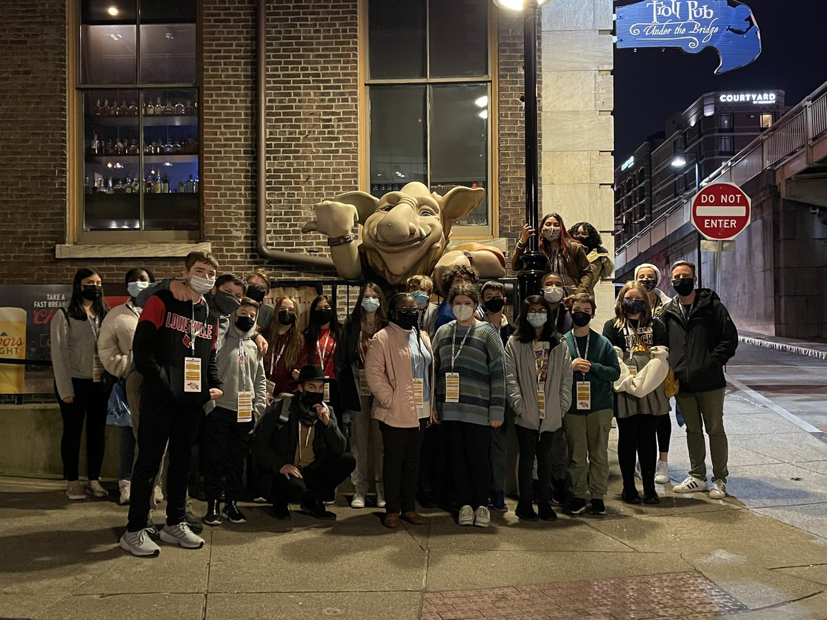 MmeMerideth's tweet photo. @TheLeestownWay Beta Club having a great time at the @nationalbeta #betacon22 in Louisville! @lmspreeng https://t.co/WvMqHMnhZO