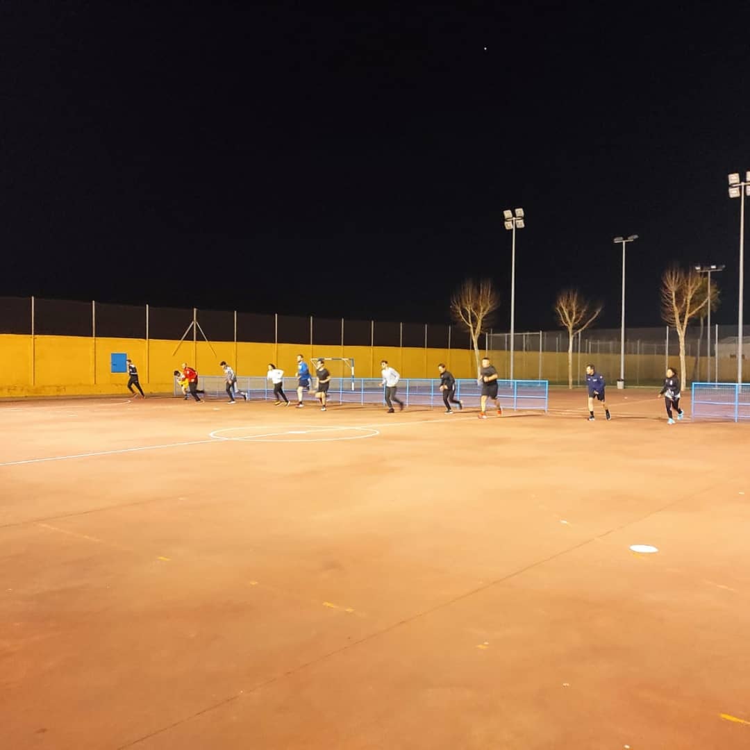 Tras el parón navideño🎄🎅🔔❄ retomamos la vuelto a las pistas poniendo la puesta a punto con las pruebas físicas. Ayer los compañer@s nacionales, territoriales y provinciales hicieron test de Course-Navette 🏃‍♀️🏃 en distintas rondas de cara a esta próxima jornada