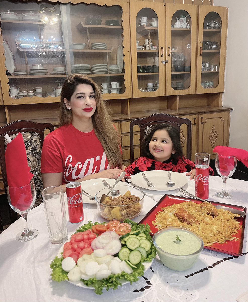 RaheelaKhan83's tweet image. All the nieces are perfectly cute just like their Aunts❤️
I shared a special bond with my niece and love spending time with her. 
This is #Realmagic of life.
Who do you like to spend your time with?
#cokeandmeals #MagicTable @CocaCola
