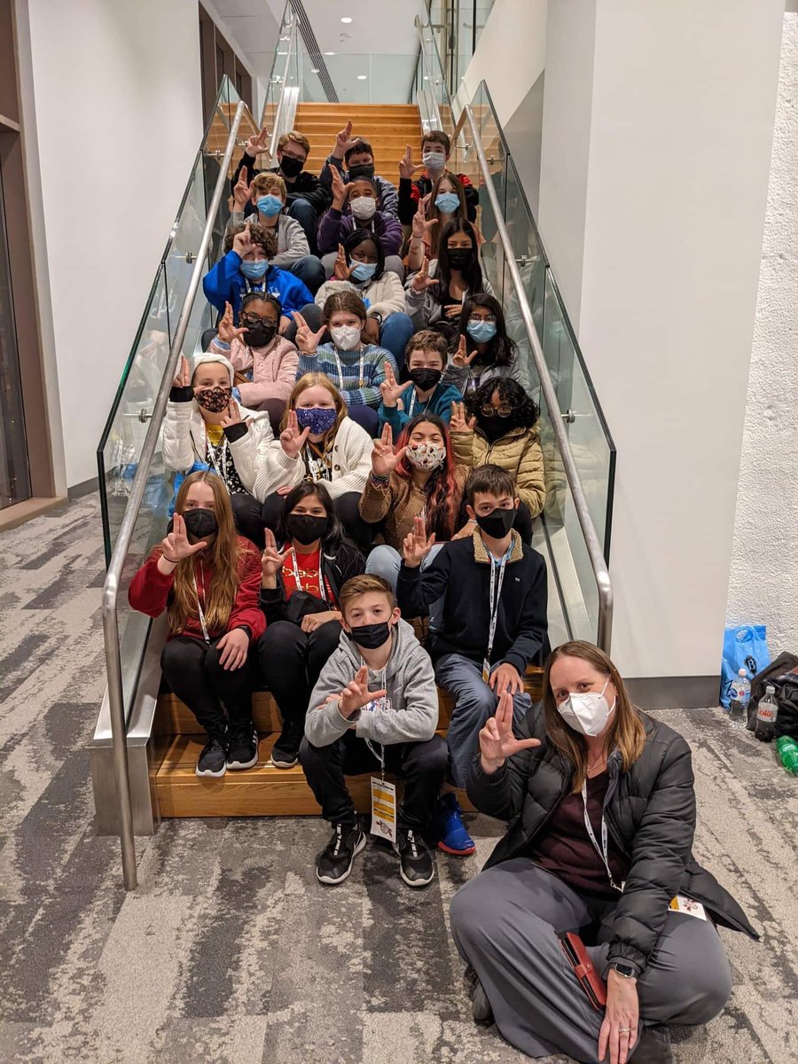 MmeMerideth's tweet photo. @TheLeestownWay Beta Club having a great time at #betacon22! @nationalbeta @lmspreeng https://t.co/xMZxPQaVoz