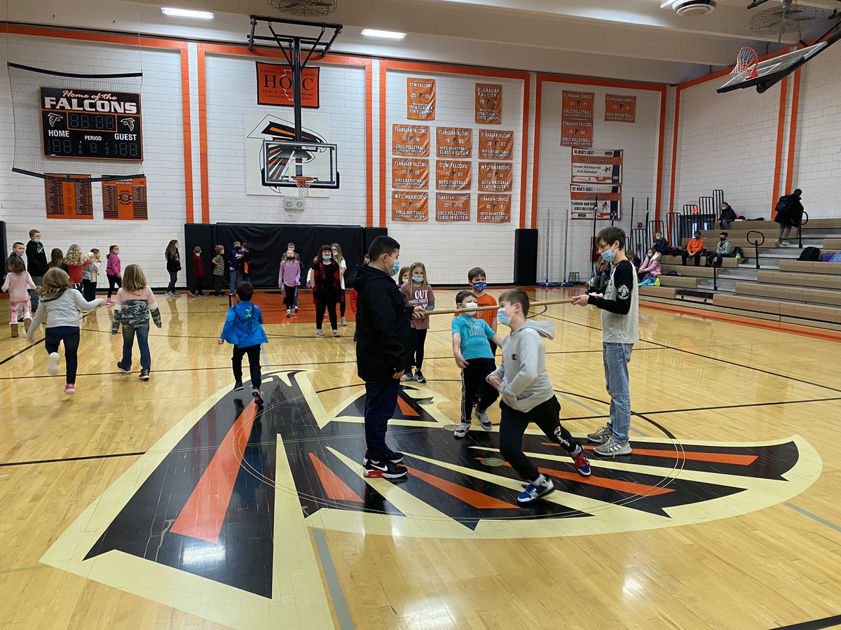 rmhansen12's tweet photo. Just a little limbo to start the day down in the elementary! https://t.co/ulNeoYrRdE