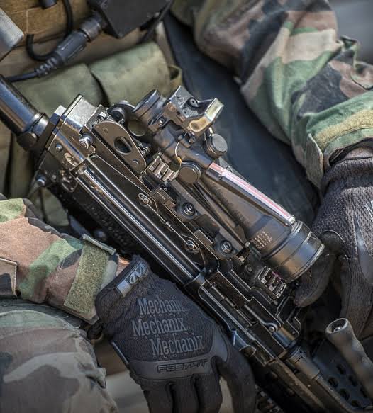 DropShootClub's tweet photo. 本日のオススメ
Log Value製TA11 3.5 Scope
海兵隊採用モデル
3.5倍率と1倍率はやはり強いです！！当然電池要らず！
#DropShootClub  #ミリタリー　#エアガンパーツ　#スコープ　#ミリタリー物販　#logvalue https://t.co/vNnRGXhRzy