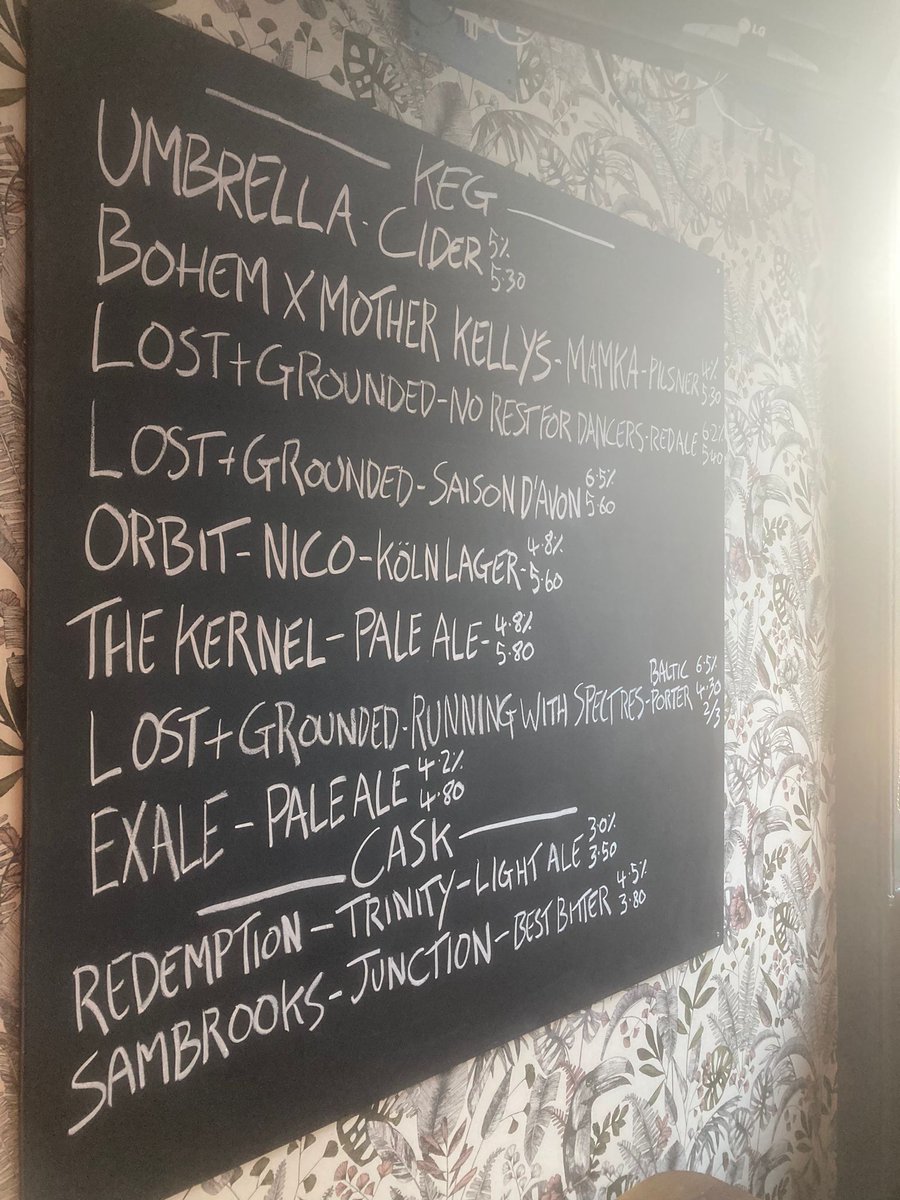 Simon_theTanner's tweet photo. Hello! How are you all? Here for beer? Yes, come in & find a pew. Here's what is currently pouring on keg & cask. Fresh, tasty brews, ranging from pale-dark. Saison D'Avon a personal fave, but come for what takes your fancy 🍺 #FridayFeeling #WhatAreYouHaving #SimonsSays #TGIF https://t.co/GDXZu6Wmqa