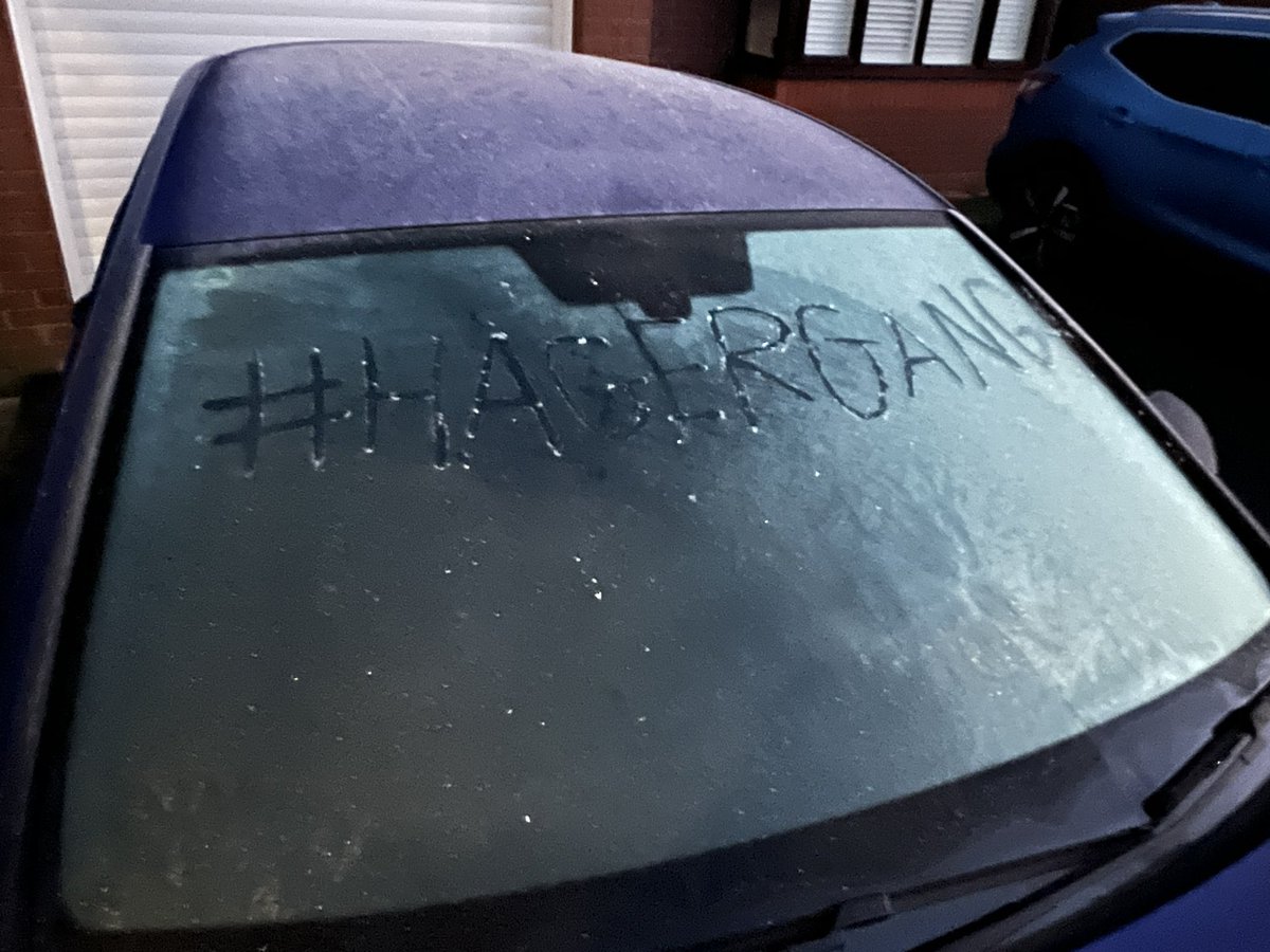 garthpollock's tweet photo. What a perfect day to be working outside 🥶🥶🥶 #hagergang https://t.co/zZtnZI7lE5
