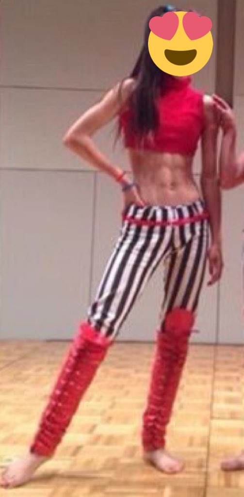 小5ダンス少女の腹筋！
地域のイベントなどではこの腹筋に会場がどよめくらしいです！