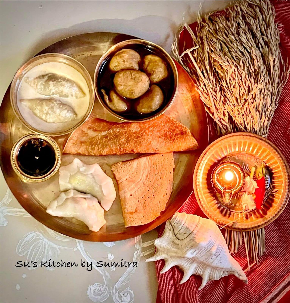 Happy Makar Sankranti to all 🙏🏼

Here are some pithas that I made for today… 
Patishapta 
Jhal Pithe
Shoru Chakli 
Dudh Puli
Rosh Bora 
Gurer Rosh to go with Jhal Pithe and Shoru Chakli

#Pithe #Bengalicuisine #paushparbon #makarsankranti #festivevibes