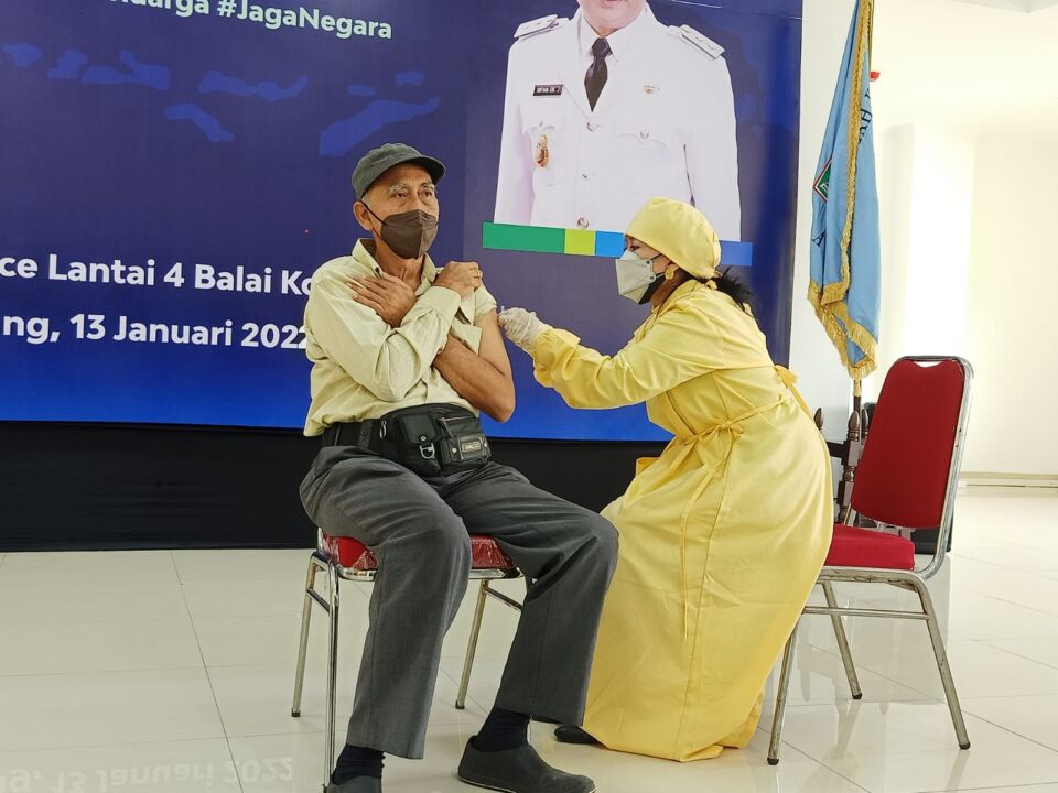 satukanalcom's tweet photo. Ribuan Vaksin di Kota Malang akan Kadaluarsa Februari 2022
https://t.co/WFkP8bCCtW, Malang – Kepala Dinas Kesehatan Kota Malang, dr. Husnul Muarif menyebut sebanyak 7000 ...
.
Baca selengkapnya : https://t.co/RZkAZ1hZlm
.
#KanalStright #KotaMalang #StokVaksin #VaksinMalang https://t.co/Um7YkQYiWx