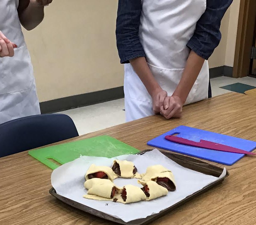 i_preysz's tweet photo. Our take on ‘Roscas de Reyes’ @Itmschefs learning about ‘día de Reyes’ (January 6) @ITMSMUSTANGS https://t.co/PbX7Phc9Or