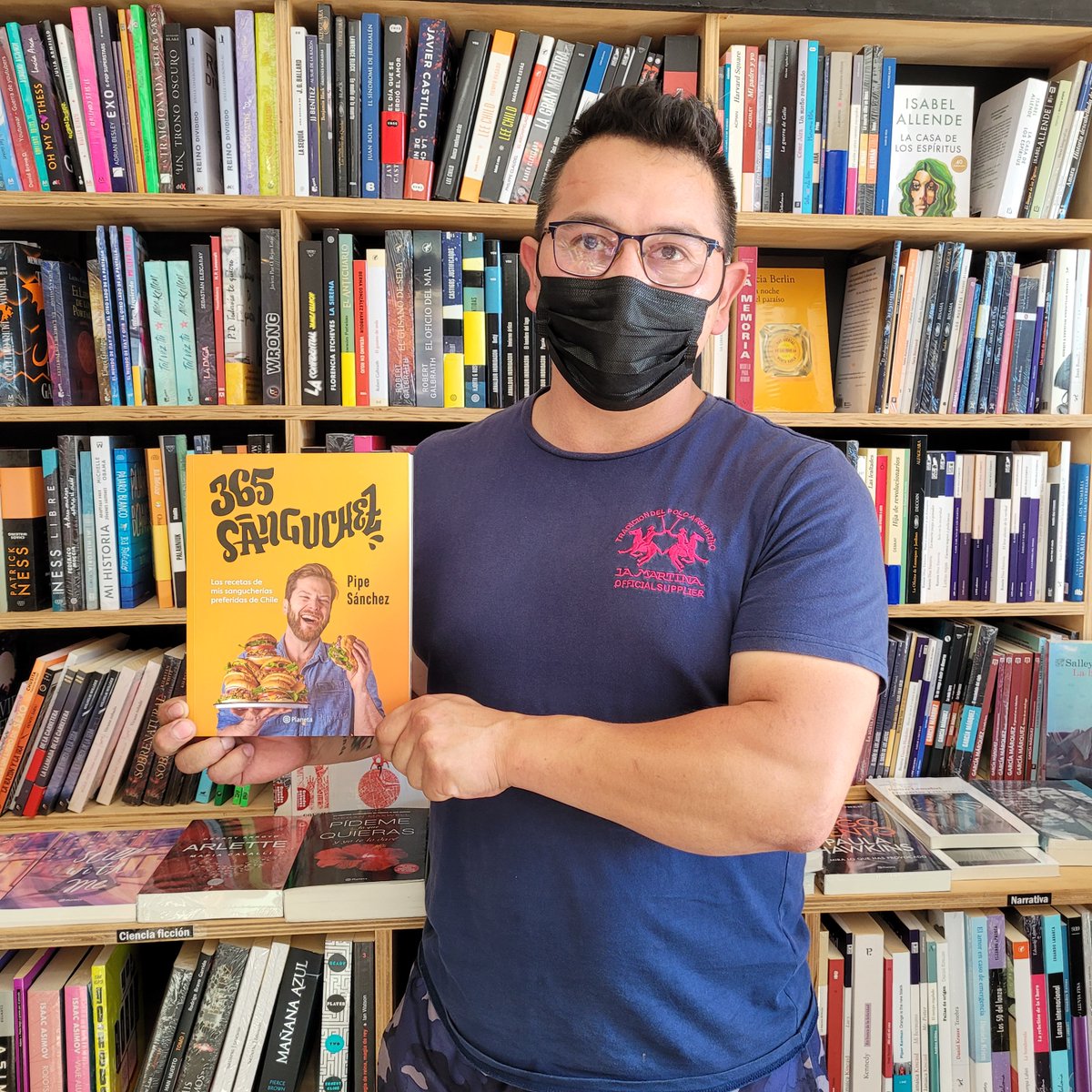 Nuestro amigo Sergio de @con_sabor_muermino_ un excelente restaurant de Los Muermos nos enseña 365 Sánguchez de Pipe Sánchez. Muchas gracias por la buena onda Sergio, esperamos ir por allá pronto. 😁😍