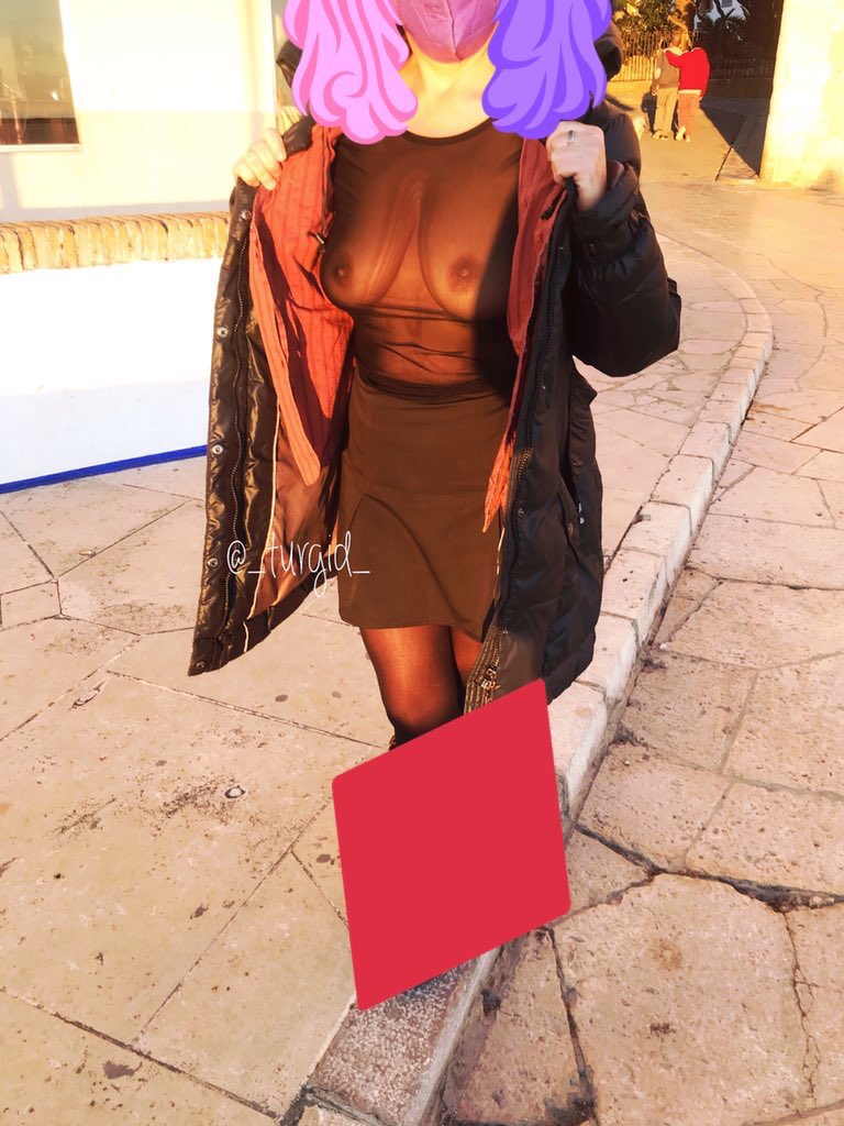 _turgid_'s tweet photo. Una altra escapada excitant 🔥🦊#exhibitionistgirl #Exhibit #exhibithotwife #nobra #braless #bralessboob https://t.co/pCj6yNg0In