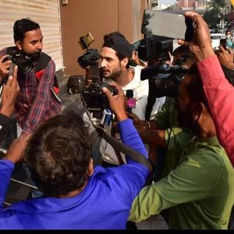 itsmemariyam's tweet photo. These Pictures are enough 

#UmarRiaz >>>>> Whole BB15 

CRAZE OF UMAR RIAZ @realumarriaz
https://t.co/lNgiGIHz9i https://t.co/zjr4sfJ2uF