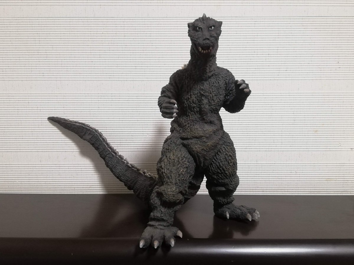 daozyei's tweet photo. #ゴジラ 1955 黒目を3→2㎜にリペイント
視線も上向き→正面に変更。
大怪獣シリーズ ゴジラの逆襲 総天然色Ver
非常に貴重な逸品だが、目つきが優しい為
劇中の獰猛な感じに寄せてみた。犬歯も長くしたい
#ショウネンリック #rictoy #xplus #エクスプラス #少年リック #あなたのソフビ紹介 #godzilla https://t.co/GjfHP2voP7
