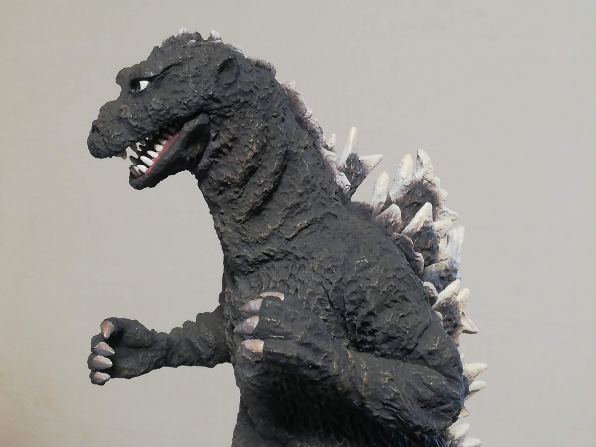 daozyei's tweet photo. #ゴジラ 1955 黒目を3→2㎜にリペイント
視線も上向き→正面に変更。
大怪獣シリーズ ゴジラの逆襲 総天然色Ver
非常に貴重な逸品だが、目つきが優しい為
劇中の獰猛な感じに寄せてみた。犬歯も長くしたい
#ショウネンリック #rictoy #xplus #エクスプラス #少年リック #あなたのソフビ紹介 #godzilla https://t.co/GjfHP2voP7