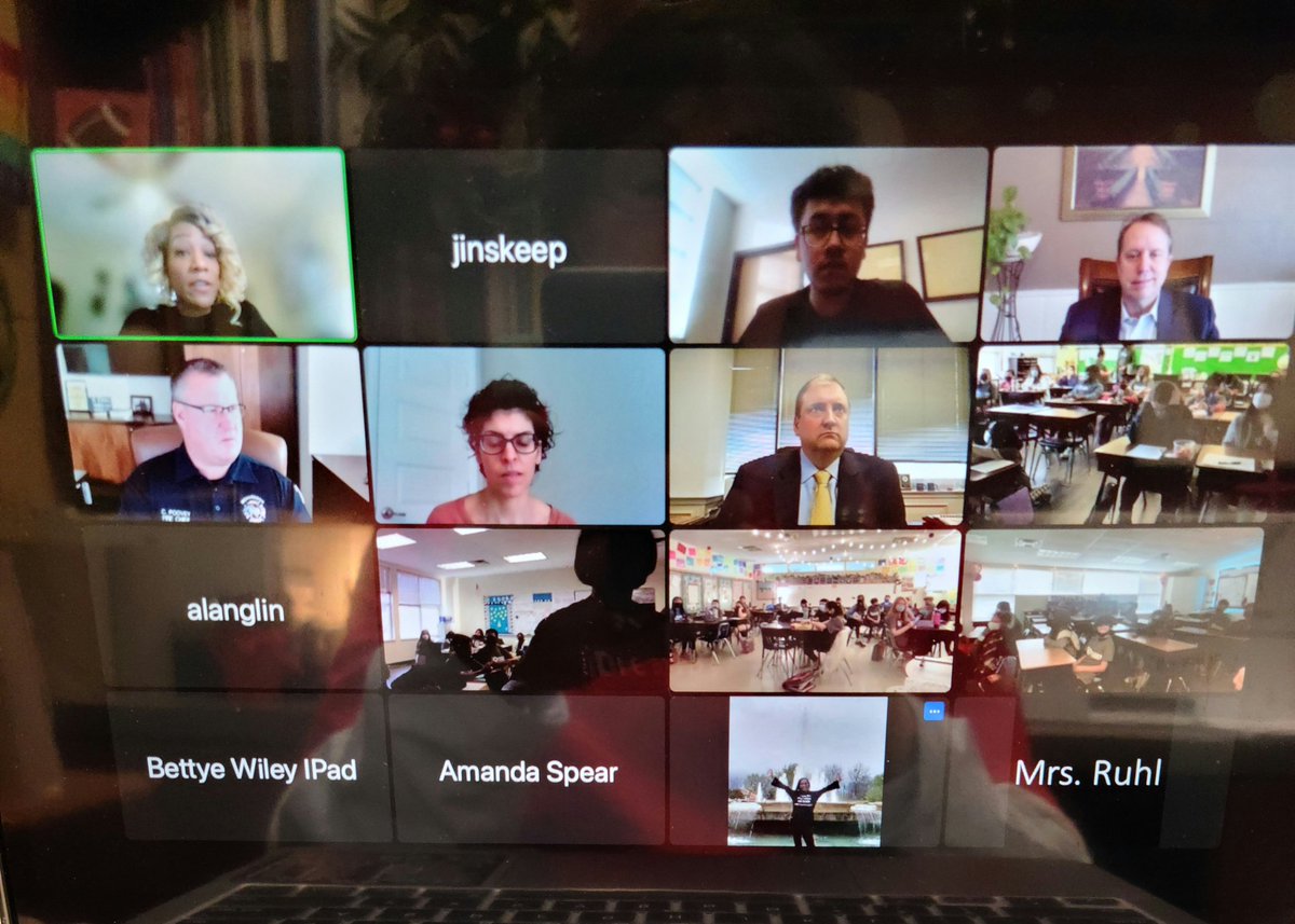 HPPMCOUNSELORS's tweet photo. iDream Virtual Career Day 2022. HPPM Counselors are in attendance. @Veronic03938155 Excited about the sessions and panelists.
#iDream2022
#risdpoweroflove
#risdgreatness
#HPPMPRIDE https://t.co/lK4mqLZcZE