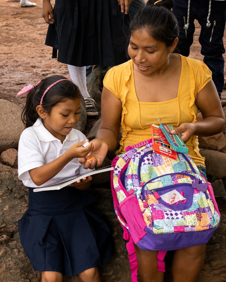 The happiness of sponsorship expands beyond the child. For their moms, receiving your support is also a reason to smile and be thankful.

Today, change their lives by sponsoring their education: fabretto.org/sponsor 👈💚

#ChildSponsorship #GiveEducation #MondayMotivation