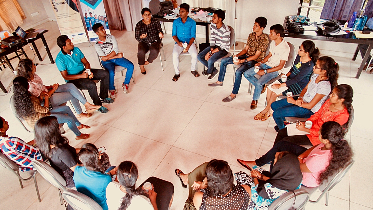 SalzburgGlobal's tweet photo. Eighteen months after its launch, Salzburg Global Fellows in the Asia Peace Innovators Forum met for a virtual presentation gala, presenting creative ways to promote peace within their countries and across borders in Asia. https://t.co/94LucdD0Ik #APIForum https://t.co/unvhq08T6l