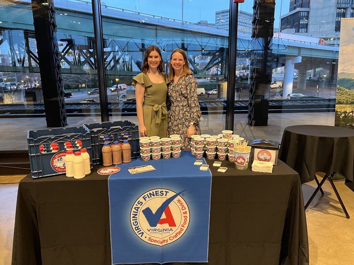 homesteadcream's tweet photo. Members of our Cream Team attended the grand opening of Earth Fare in Christiansburg and Virginia's Finest Agribusiness Reception in Richmond! It was a fantastic week!β
.β
.β
.β
#homesteadcreamery #thewaymilkshouldtaste #thewayicecreamshouldtaste #milk #A2A2 #dairy https://t.co/LD1XInsH8R