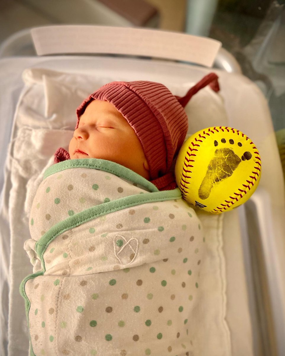 CjCworth's tweet photo. The newest member of Team 39 joined us last week. Smitten is an understatement ❤️ https://t.co/MdAZiEMvi3