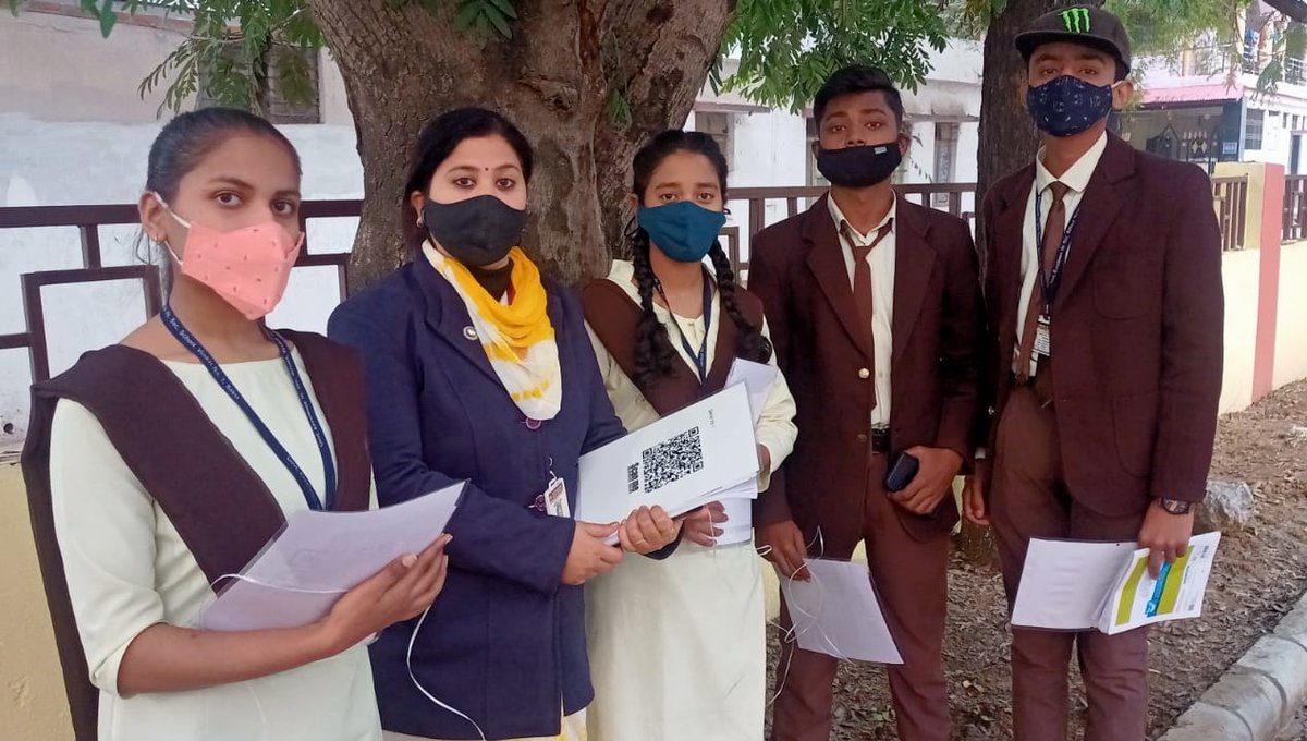 DrArchanaShukl3's tweet photo. We have initiated the QR Coding of trees from Rameshwarm Park, Satna.Soon 71 parks under Nagar Nigam will be QR coded.Kudos to the QR Code team Venkat No-01.@Hooda_Tanvi Thank you for having faith on us ma'am.
#QRcode
@Collector_Satna
@schooledump
@PMOIndia
@CMMadhyaPradesh https://t.co/hsSInoyYFq