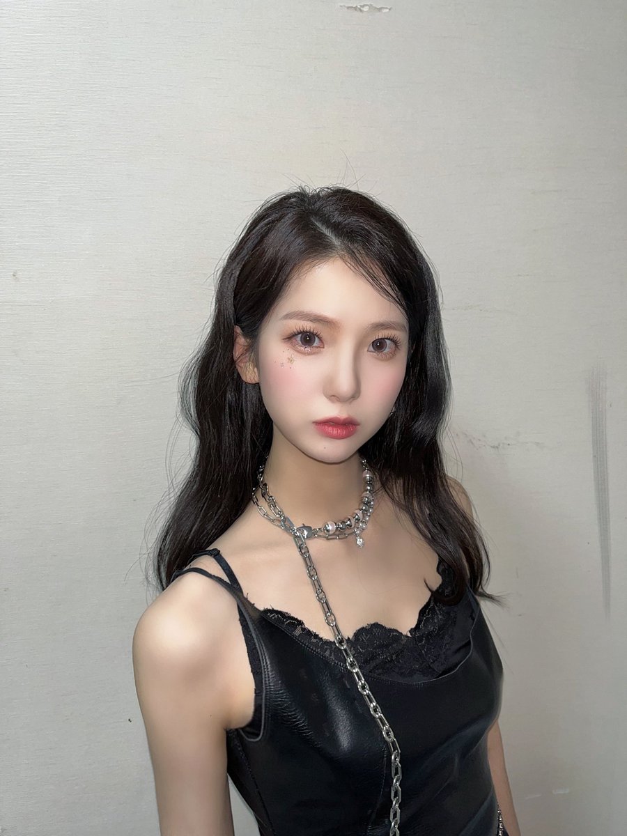 yujinzones's tweet image. hot girl shit