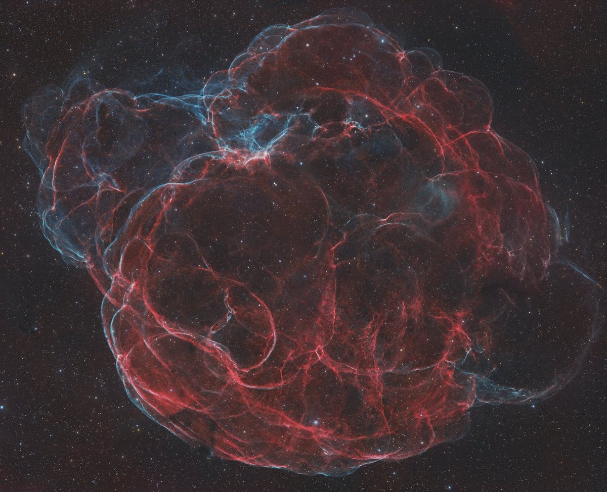 Technical part:
Takahashi FSQ106 EDX4 with 645-QE super reducerAsi 2600MM Pro
Barilla (Antilla) RGB + H and O 3nm filters
Eq6r-pro
Altaïr 60/225 guide + asi 290mm mini
Sky bortle 3-4

Acquisition: N.I.N.A + Phd2
Processing: Siril + PixInsight + Photoshop

Copyright : Yann SAINTY