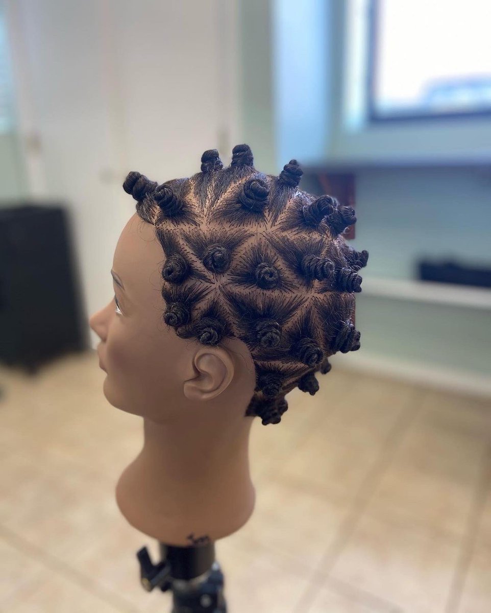 PivotPointIntl's tweet photo. Bantu Knots by cos student Jessica Cardona 🖤 #CosmoSchool #PivotPoint #LearnForward (📸: @Studyhair) https://t.co/yuqzYId1vn