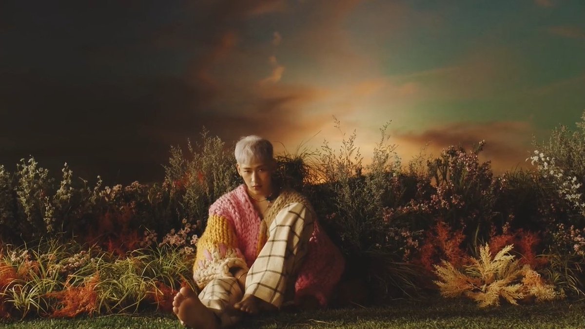 blievenbam's tweet photo. bambam having the prettiest mv set https://t.co/vbNSwt81Dl