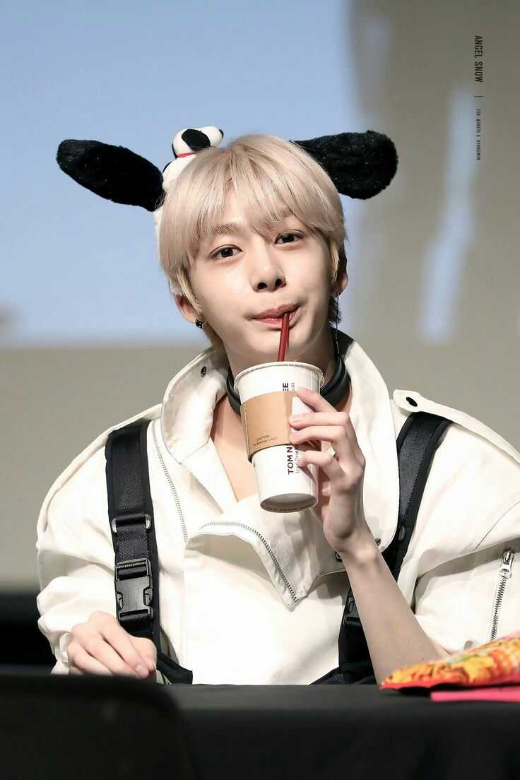 Juliah47679513's tweet photo. Chae, obrigada por existir em nossas vidas!!
Thank you for existing in our lives!!
#HBDtoHYUNGWON #형원 
#푸르고아름다운_형원이의하루
@OfficialMonstaX https://t.co/KGbKghPXOt
