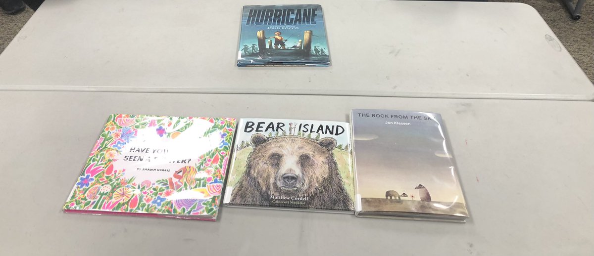JLeaReads's tweet photo. 8th graders have made their #mockcaldecott selections! Outside, Inside by #LeUyenPham and Hurricane by @johnroccoart take the awards. Some pretty great honors too! @brendanwenzel @VashtiHarrison @johnklassen_ @cordellmatthew #shawnharris https://t.co/i7NduFQy0g