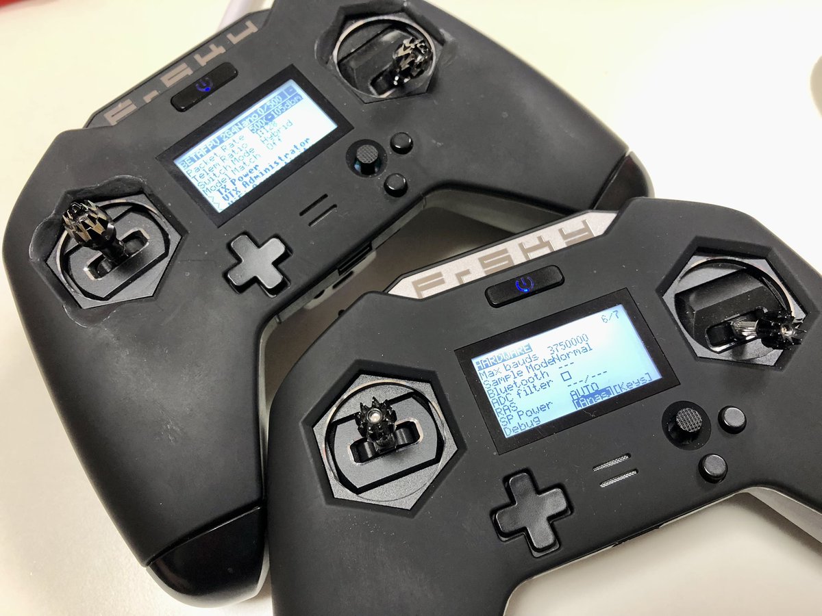 HoshiyaFPV's tweet photo. これでEDGETXにしても、問題無くなったので、メインプロポとスペアの両方とも入れ替えました😎

しかし、OPENTXの時と同じMAX bauds のレートで、ELRSのパケットレートがEDGETXだと500に上がらないんでしょう❓　

まぁ原因がわかったからいいか（笑）

#frsky #xlite #edgetx #elrs https://t.co/YJZHUIbB44