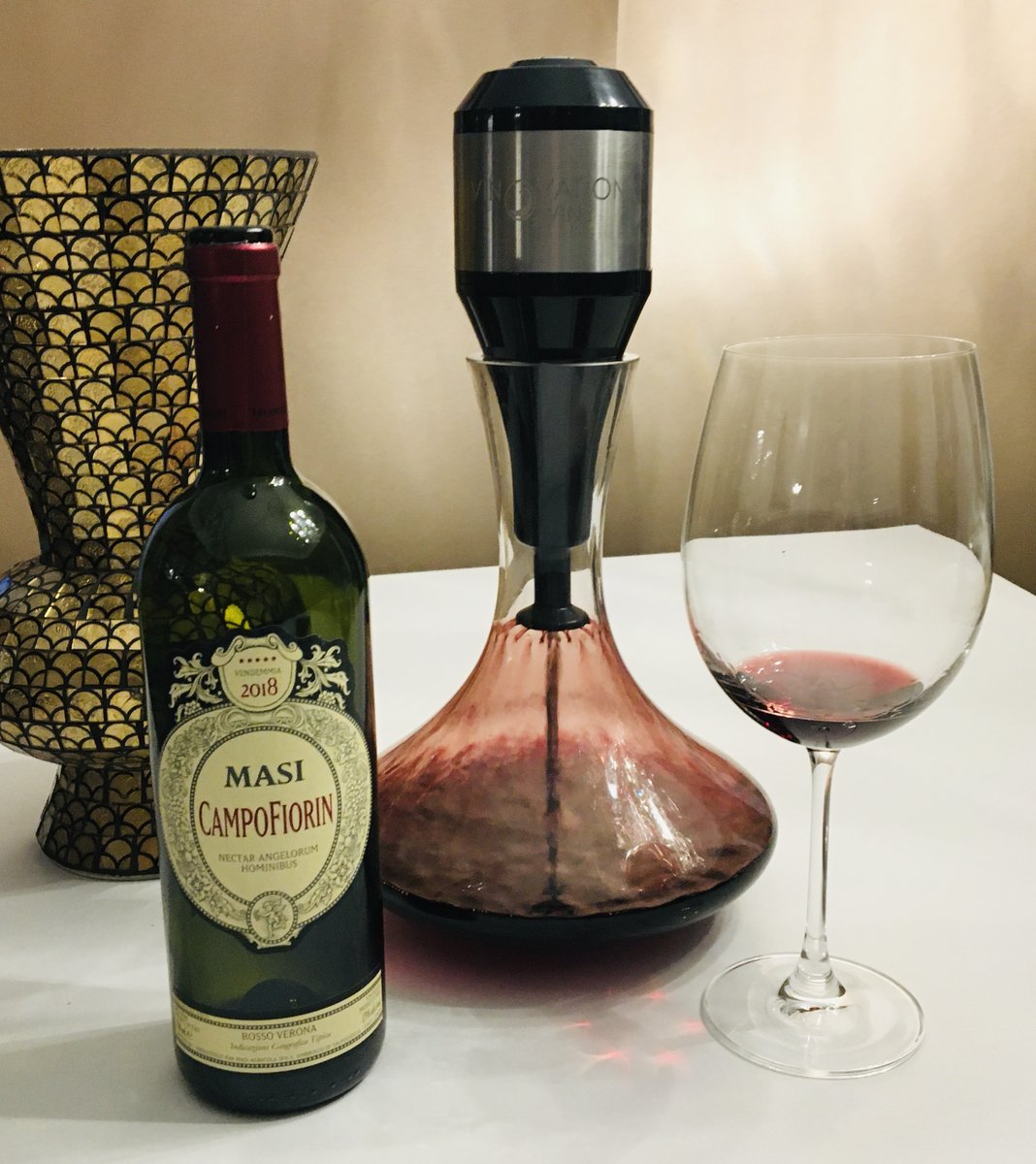o2_wine's tweet photo. Bring out the full flavour and give your #wine time to breathe...10 minutes to fully aerate!✨
#aeratetoexcellence https://t.co/bMRI8v5D7x