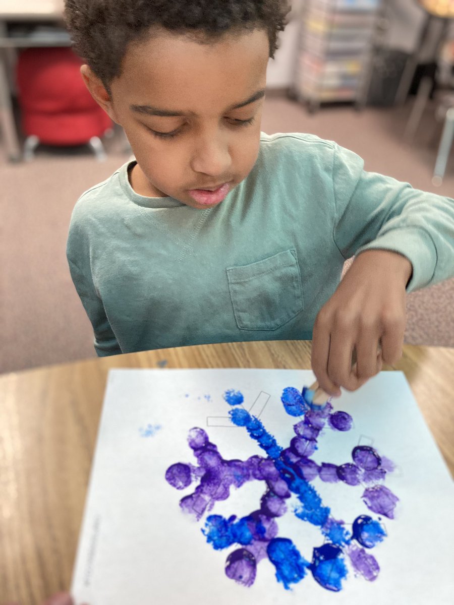 We may not have snowflakes in Texas but we do now in our classroom thanks to these talented artist. <a href="/mambrinosteam/">STEAM Academy at Mambrino</a> <a href="/granburyisd/">Granbury ISD</a>
