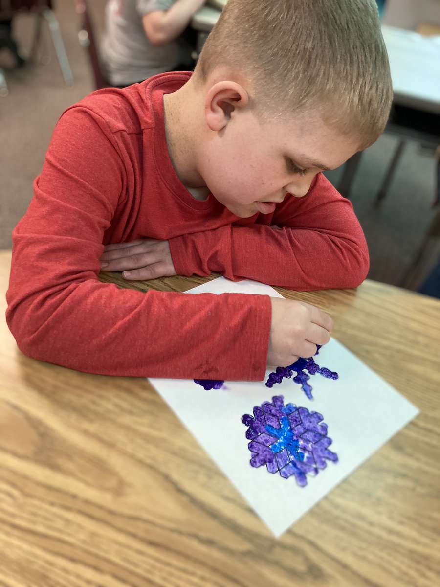 MrsDaniels5th's tweet photo. We may not have snowflakes in Texas but we do now in our classroom thanks to these talented artist. @mambrinosteam @granburyisd https://t.co/BYfLQQrvHE