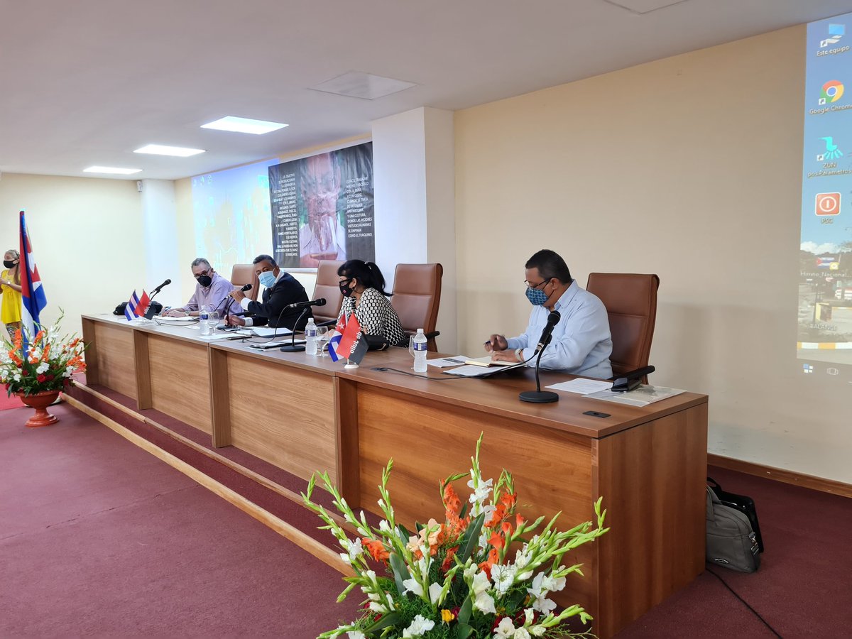 RoneraSdCuba's tweet photo. Comienza la Asamblea de Balance del año 2021 de la @RoneraSdCuba con la bienvenida a los nuevos adiestrados que se han incorporado a la fila de los roneros cubanos. #elproductororiginal #descubreelorigen 
@CubaRonSA @AndroAbon @OrlandoBorrero7 @MarioRV19 @ClaudiaMDOCR https://t.co/UOFywUiQwS