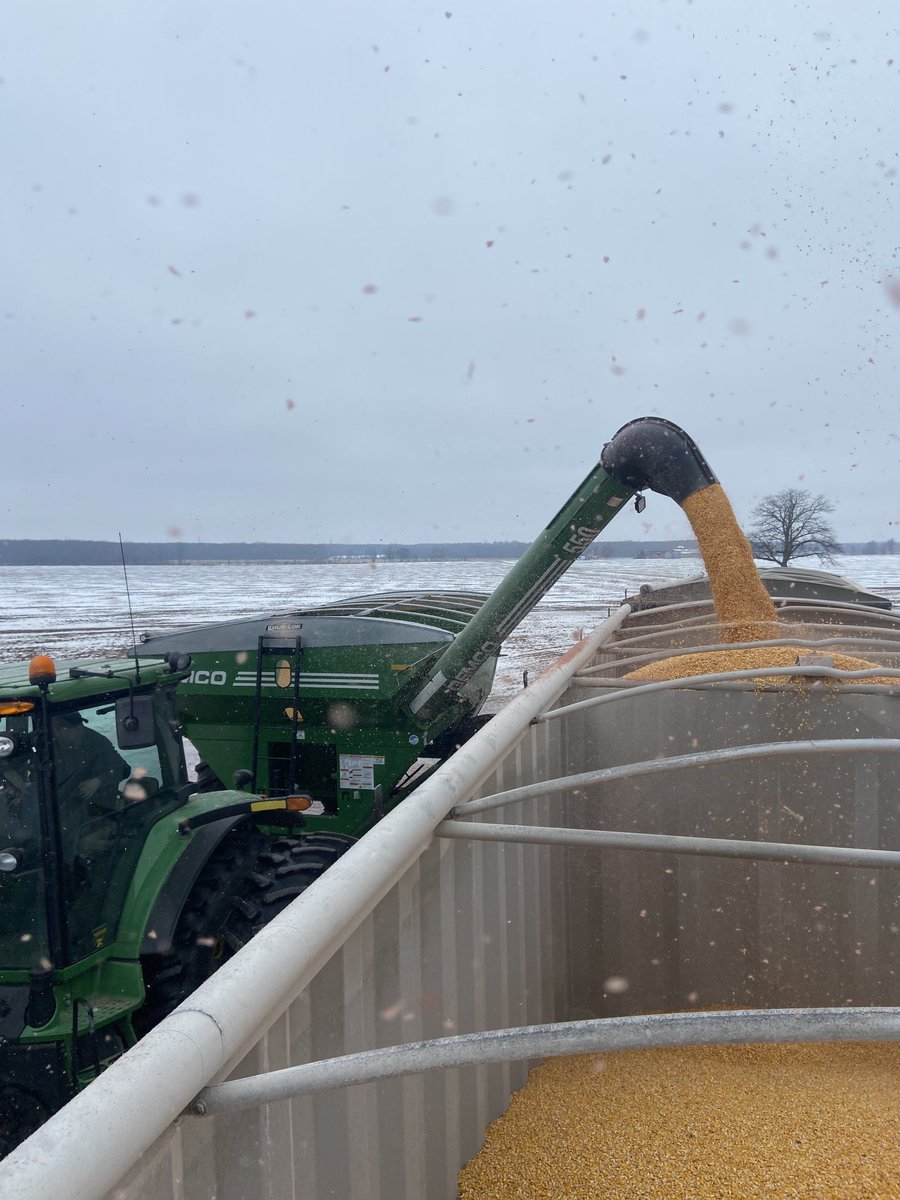plegault's tweet photo. #IfYouAteToday thank a grain buggy driver. #Grainbuggy https://t.co/sLwnI29Odg