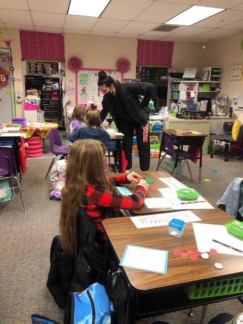 As part of #MLKDay2022, PSL student Marcela designed and delivered a math lesson to first grade students at Perry Elementary.  Thanks to @YouthService  @AllstateFDN and @MottFoundation for encouraging youth to use their time and talents to make a difference.